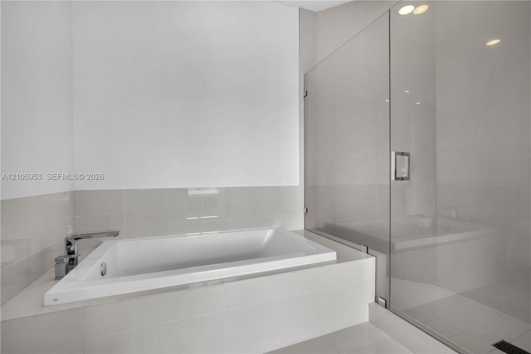 For Rent: $7,250 (2 beds, 2 baths, 1067 Square Feet)