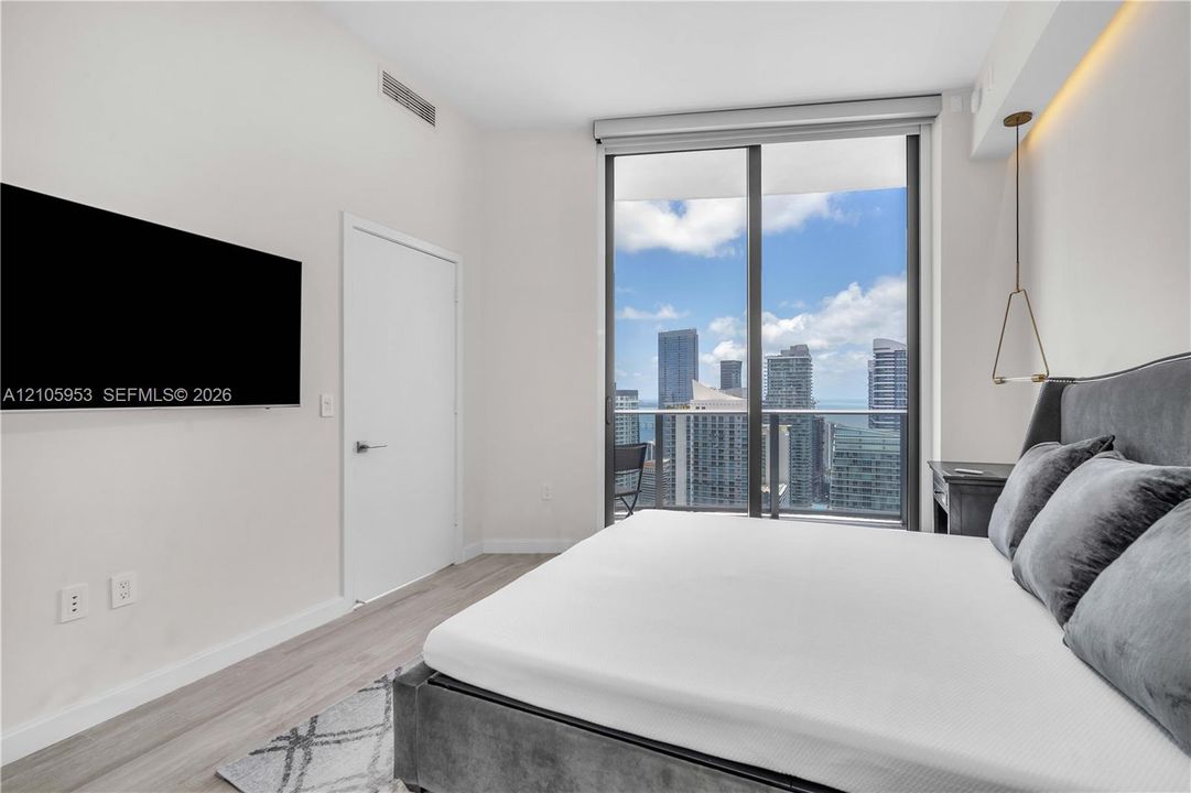 For Rent: $7,250 (2 beds, 2 baths, 1067 Square Feet)