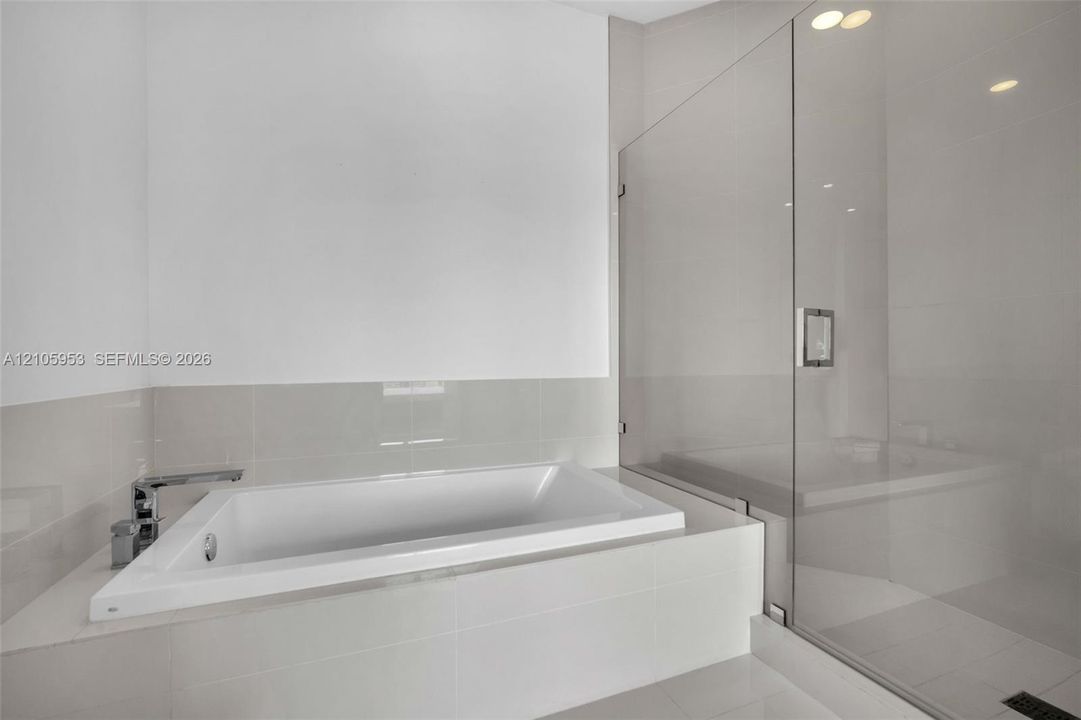For Rent: $7,250 (2 beds, 2 baths, 1067 Square Feet)
