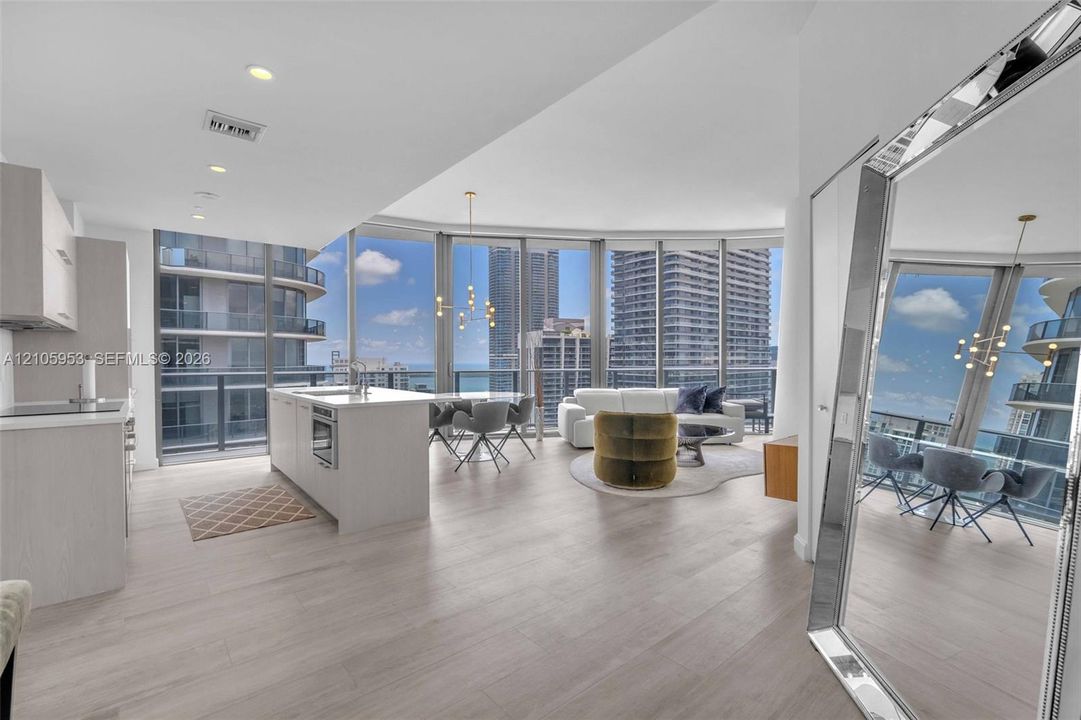 For Rent: $7,250 (2 beds, 2 baths, 1067 Square Feet)