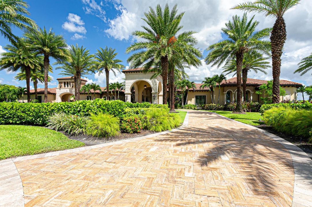 17 CirclerDrive way