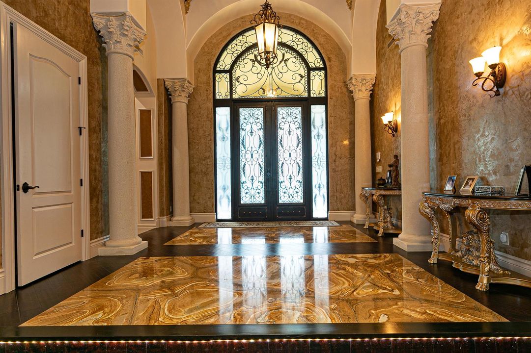 26 Foyer