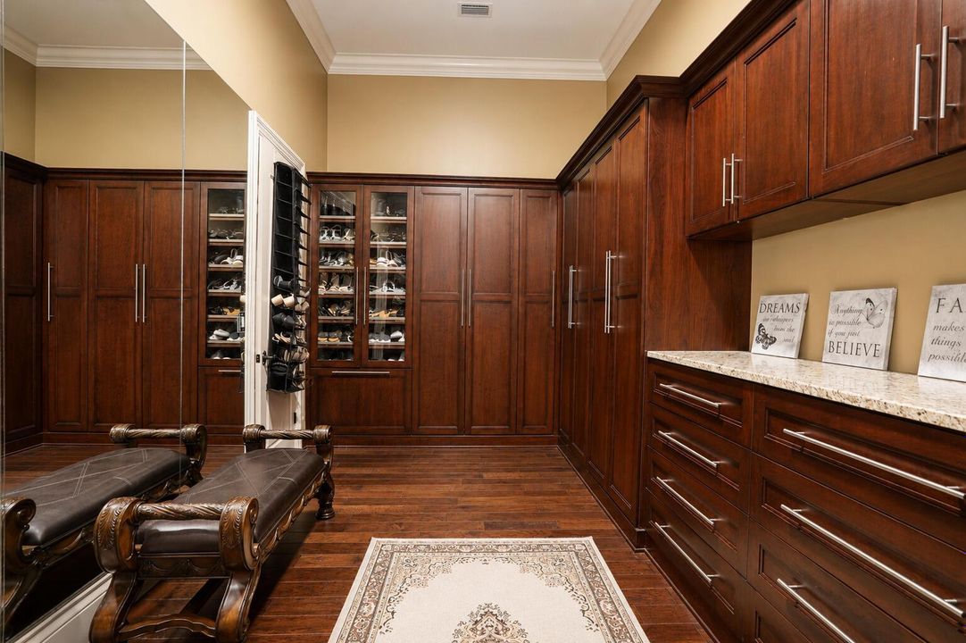 87 Primary Walk in Closet