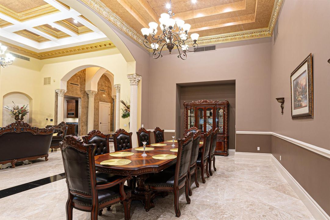 36 Formal Dinning Room