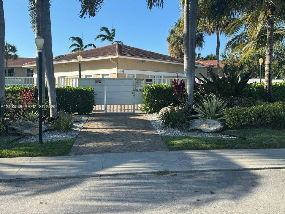 For Rent: $1,795 (2 beds, 2 baths, 768 Square Feet)