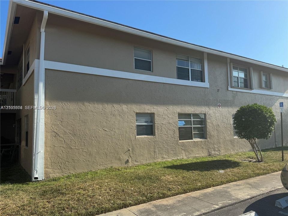 For Rent: $1,795 (2 beds, 2 baths, 768 Square Feet)