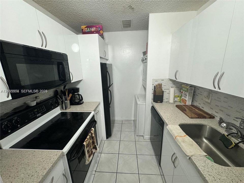 For Rent: $1,795 (2 beds, 2 baths, 768 Square Feet)