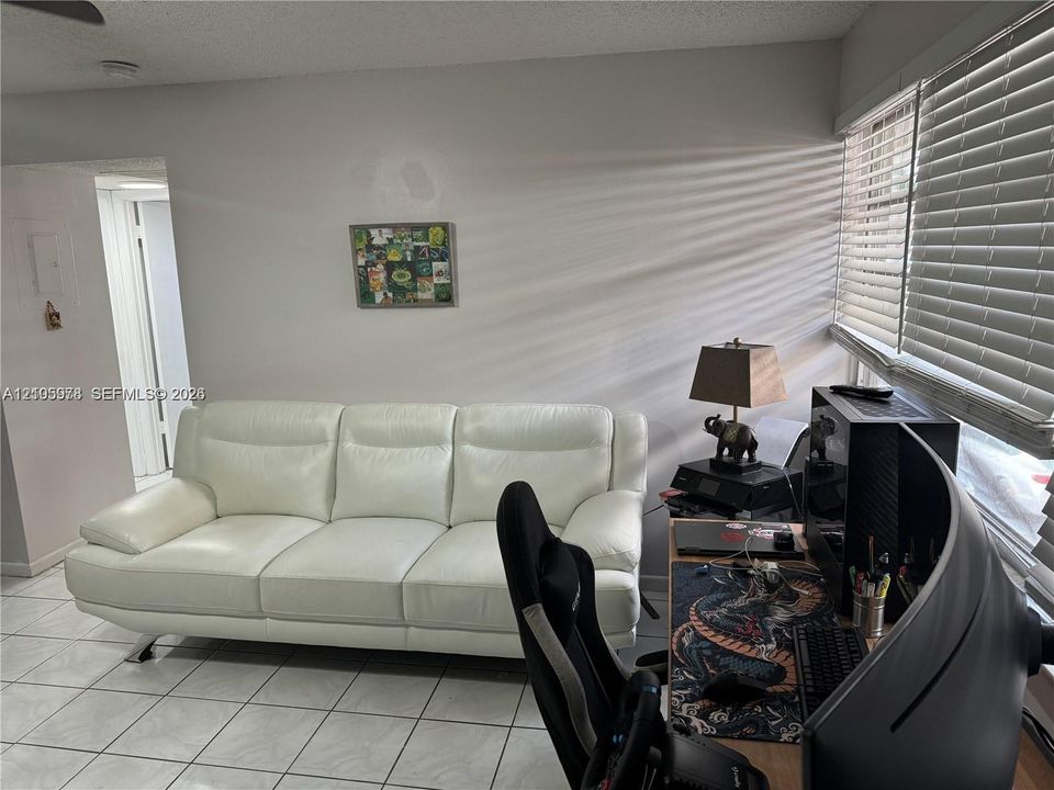 For Rent: $1,795 (2 beds, 2 baths, 768 Square Feet)