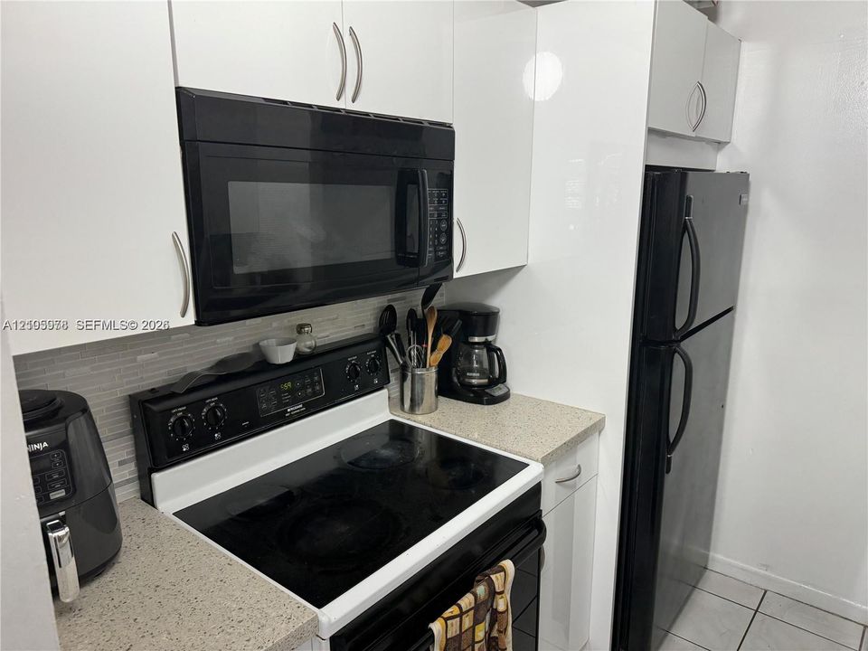 For Rent: $1,795 (2 beds, 2 baths, 768 Square Feet)