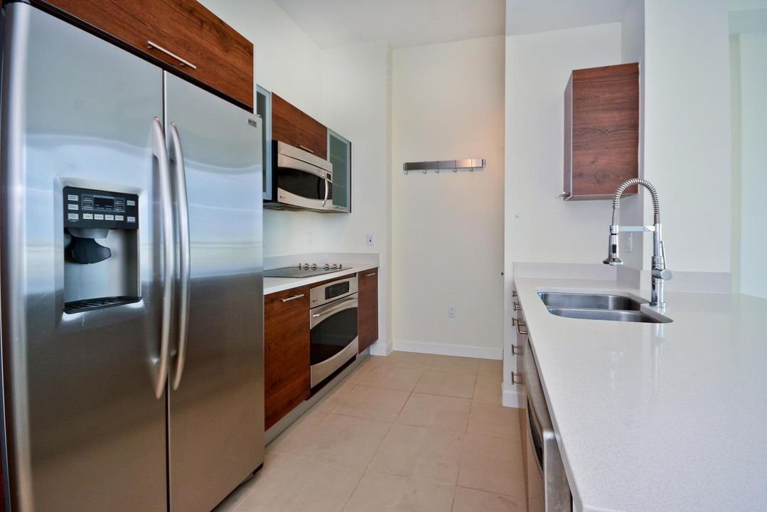 480 Hibiscus St Misc images-large-003-7-