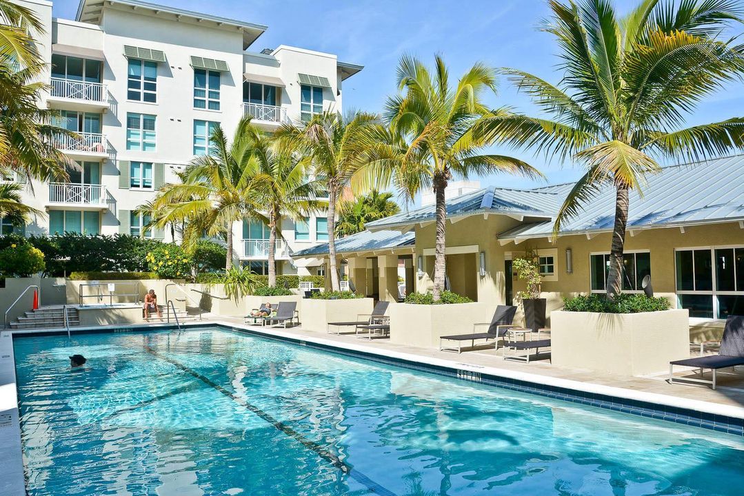 480 Hibiscus St 801 West Palm-large-033-
