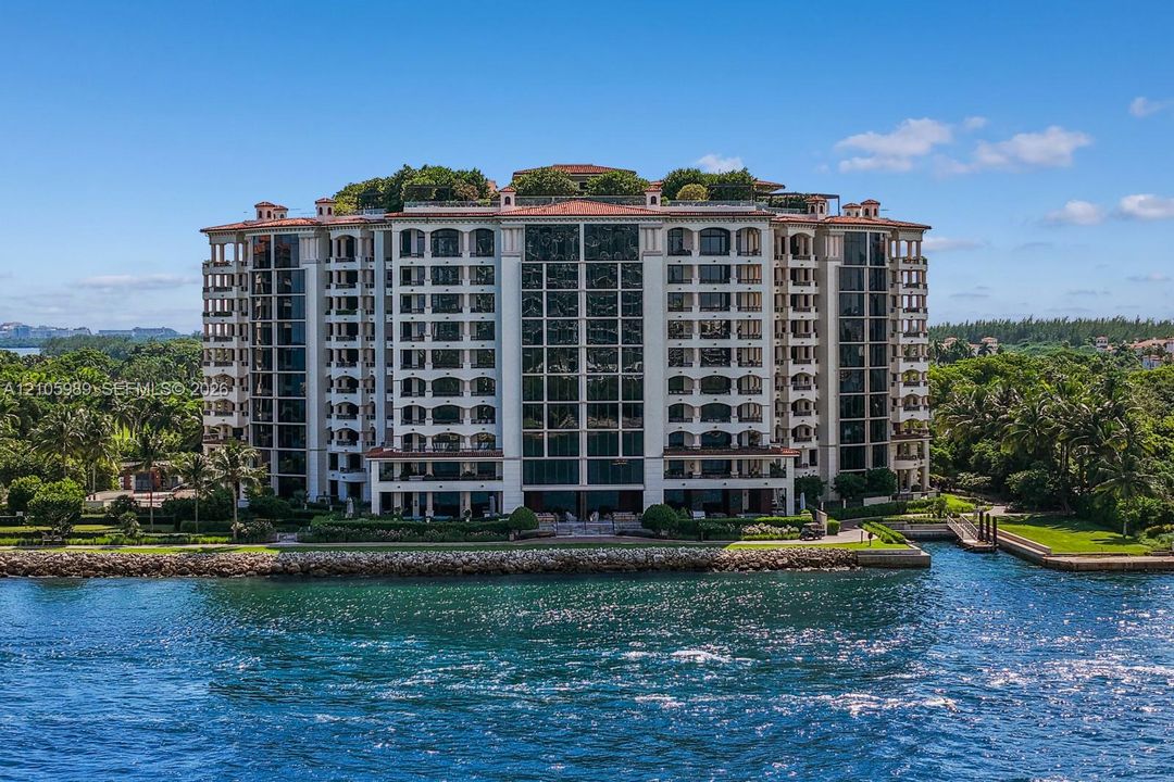 В аренду: $85,000 (4 спален, 4 ванн, 4904 Квадратных фут)