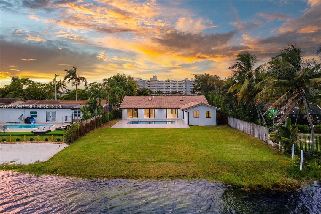 En Venta: $1,950,000 (4 camas, 3 baños, 2849 Pies cuadrados)