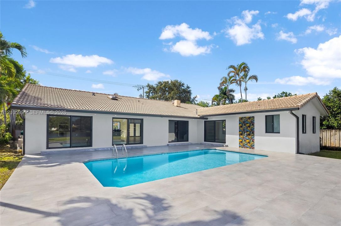 En Venta: $1,950,000 (4 camas, 3 baños, 2849 Pies cuadrados)