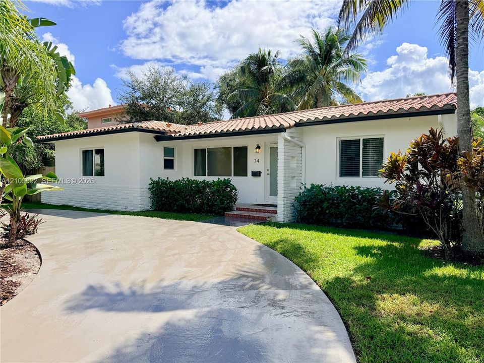 Active With Contract: $1,100,000 (3 beds, 2 baths, 1458 Square Feet)