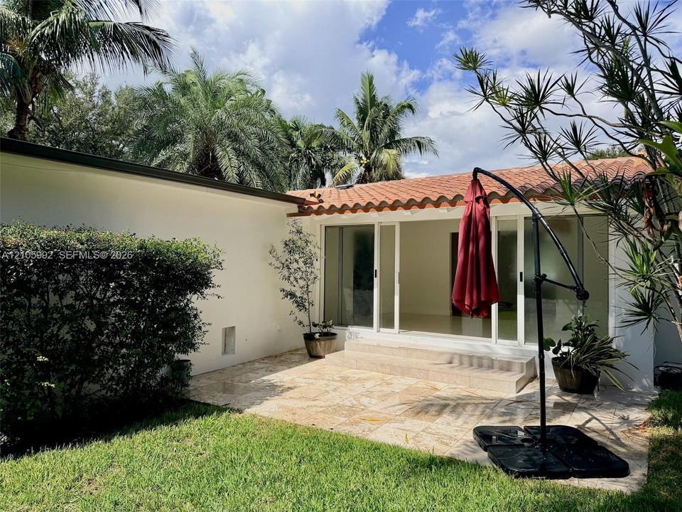 Active With Contract: $1,100,000 (3 beds, 2 baths, 1458 Square Feet)