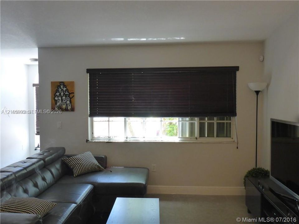 En Venta: $269,900 (1 camas, 1 baños, 700 Pies cuadrados)