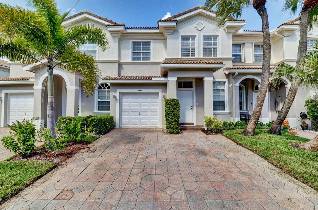 4353 Legacy Ct, Delray Beach, FL 33445