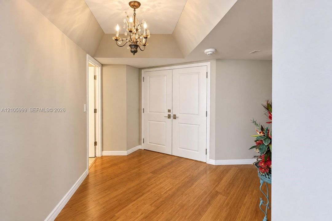 En Venta: $999,900 (2 camas, 2 baños, 2090 Pies cuadrados)