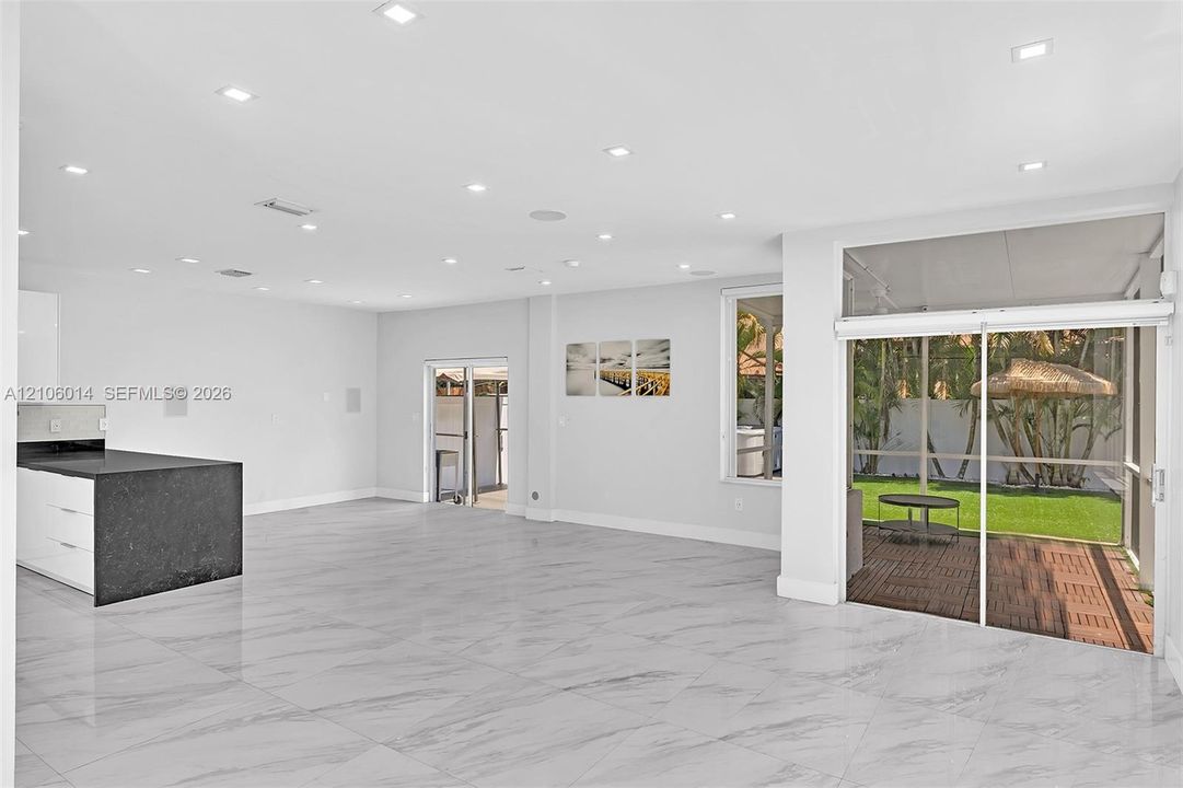 For Rent: $4,000 (3 beds, 3 baths, 1700 Square Feet)