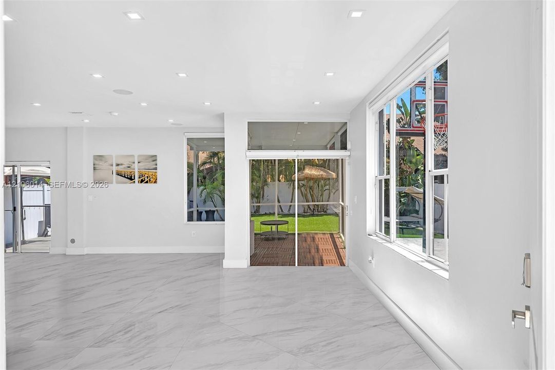For Rent: $4,000 (3 beds, 3 baths, 1700 Square Feet)