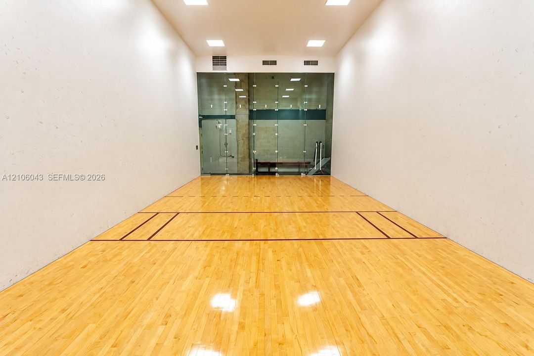 For Rent: $3,800 (2 beds, 2 baths, 1255 Square Feet)