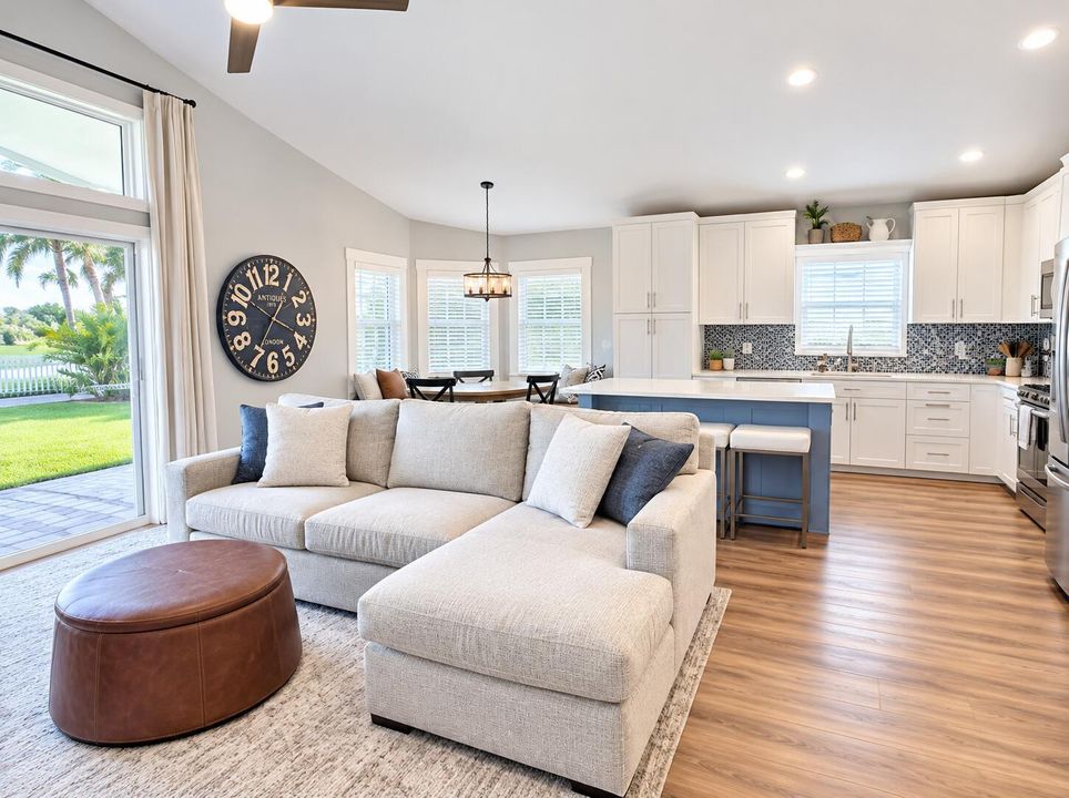 Living/Kitchen Area