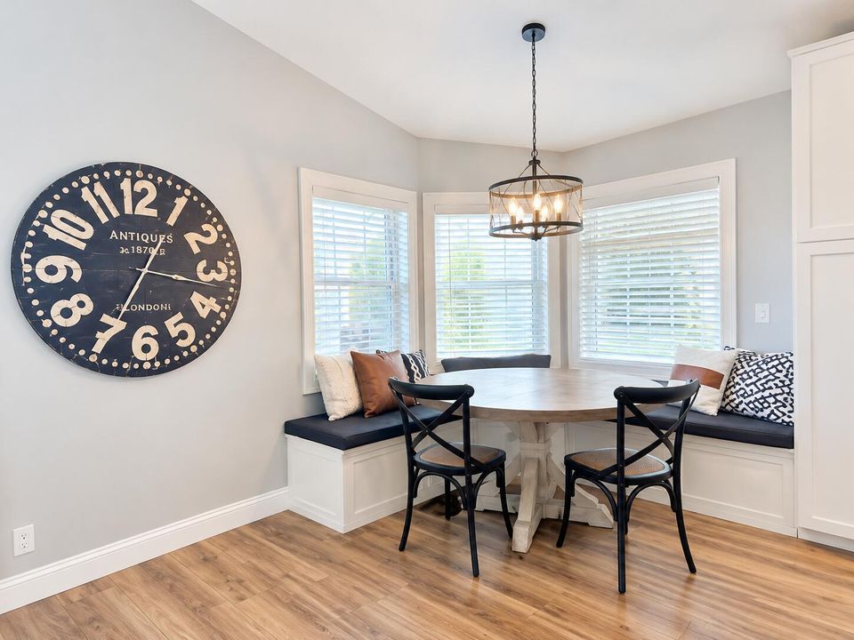 Eat-in Kitchen