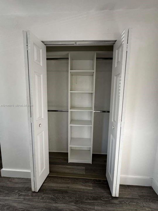 For Rent: $1,650 (1 beds, 1 baths, 1674 Square Feet)