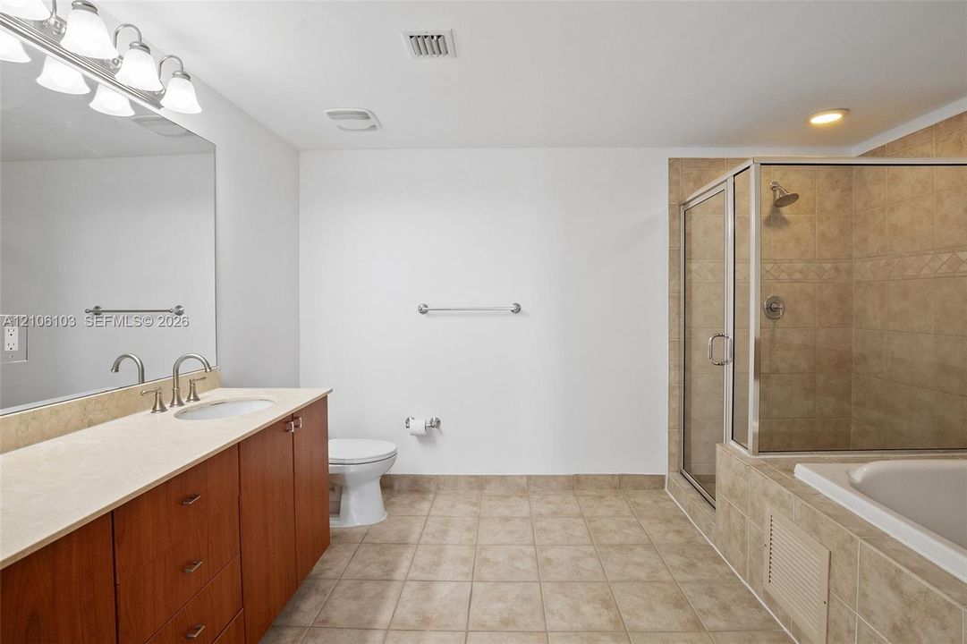 En Venta: $486,000 (2 camas, 2 baños, 1080 Pies cuadrados)
