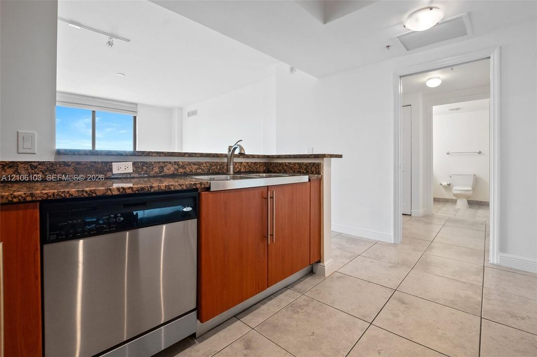 En Venta: $486,000 (2 camas, 2 baños, 1080 Pies cuadrados)