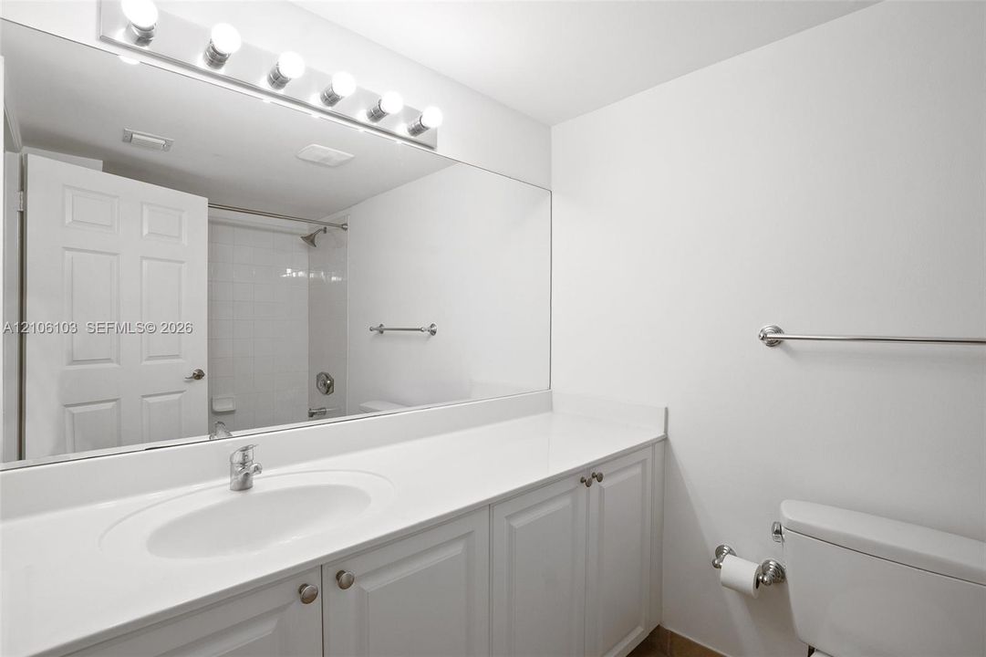 En Venta: $486,000 (2 camas, 2 baños, 1080 Pies cuadrados)