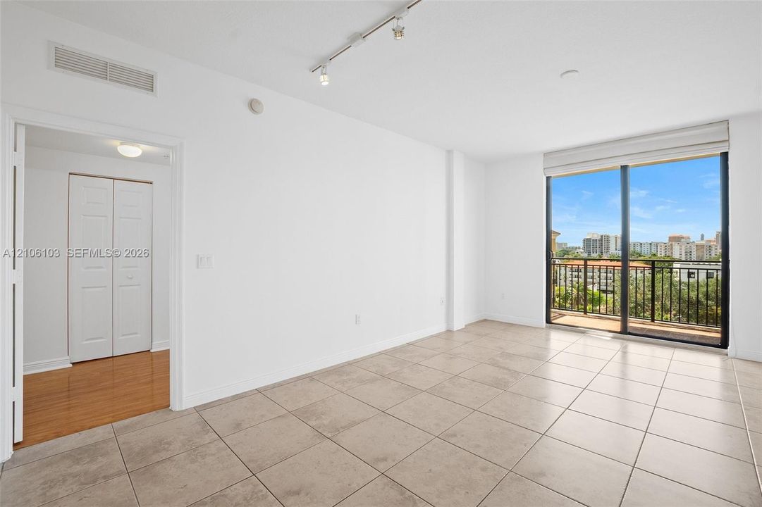 En Venta: $486,000 (2 camas, 2 baños, 1080 Pies cuadrados)