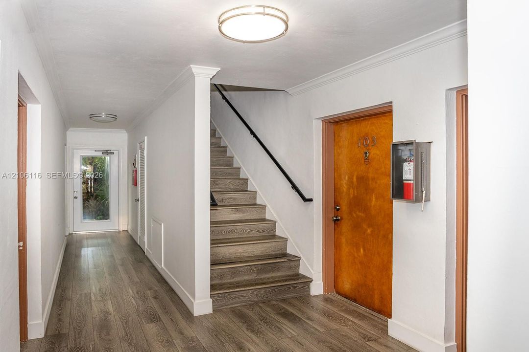 For Rent: $2,400 (1 beds, 1 baths, 613 Square Feet)