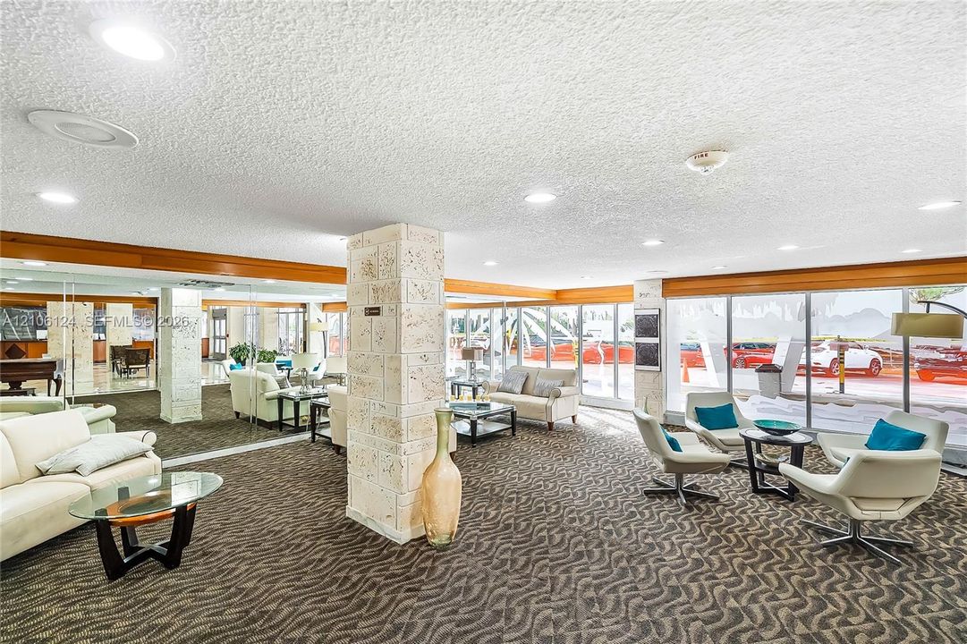For Sale: $347,000 (2 beds, 2 baths, 1233 Square Feet)