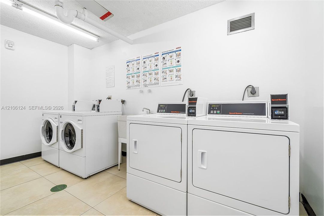 For Sale: $347,000 (2 beds, 2 baths, 1233 Square Feet)