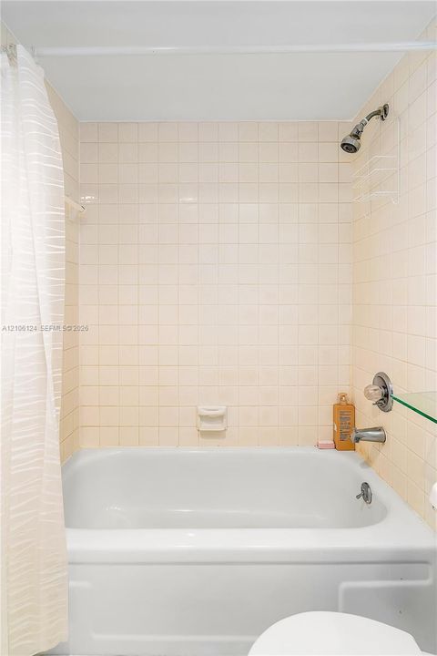 For Sale: $347,000 (2 beds, 2 baths, 1233 Square Feet)