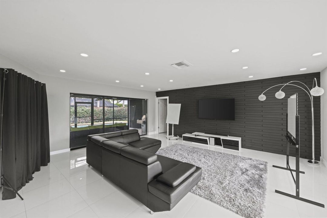 80 West Rubber Tree Drive - 3.jpg-SMALL