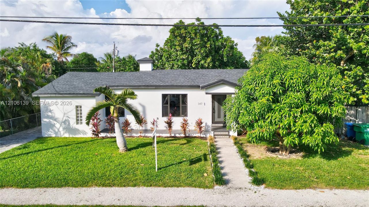 For Rent: $4,950 (4 beds, 3 baths, 2075 Square Feet)