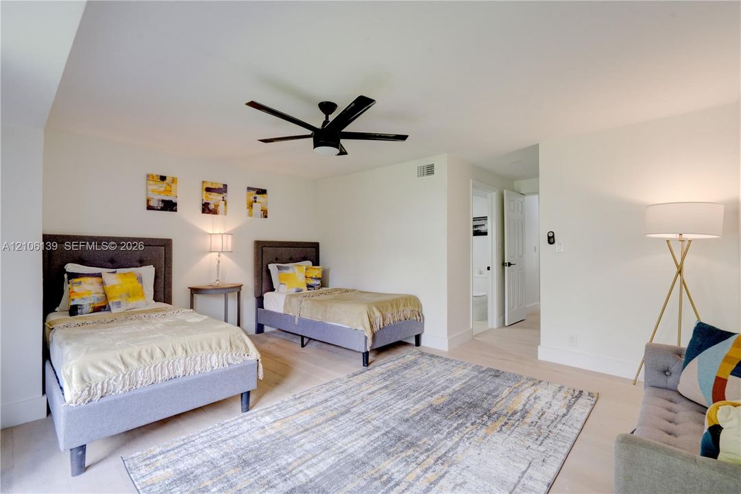 For Rent: $4,950 (4 beds, 3 baths, 2075 Square Feet)