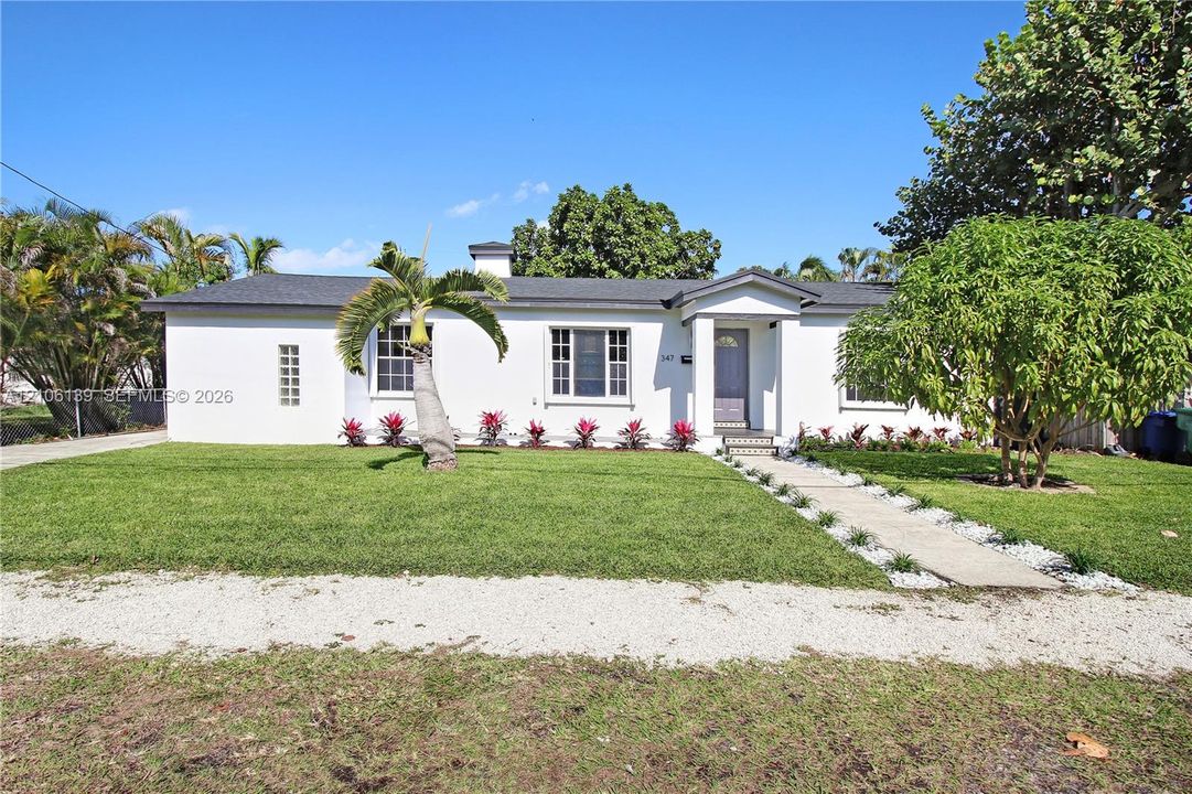 For Rent: $4,950 (4 beds, 3 baths, 2075 Square Feet)