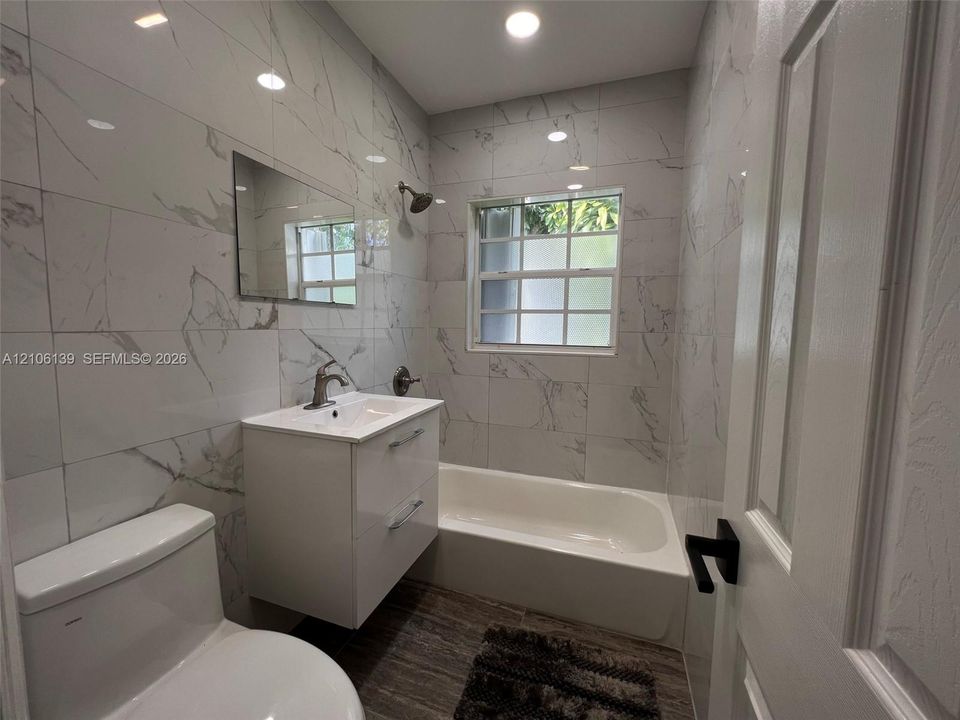 For Rent: $4,950 (4 beds, 3 baths, 2075 Square Feet)
