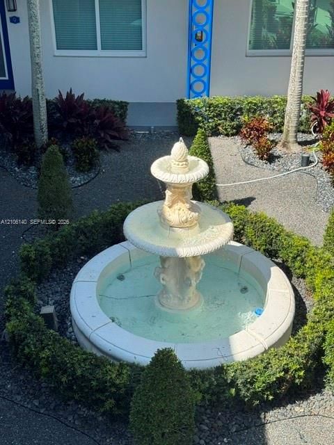 For Rent: $2,700 (1 beds, 1 baths, 490 Square Feet)