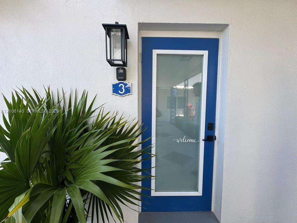 For Rent: $2,700 (1 beds, 1 baths, 490 Square Feet)