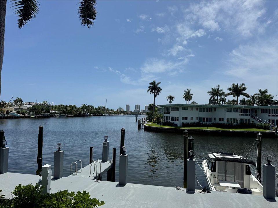 For Rent: $2,700 (1 beds, 1 baths, 490 Square Feet)