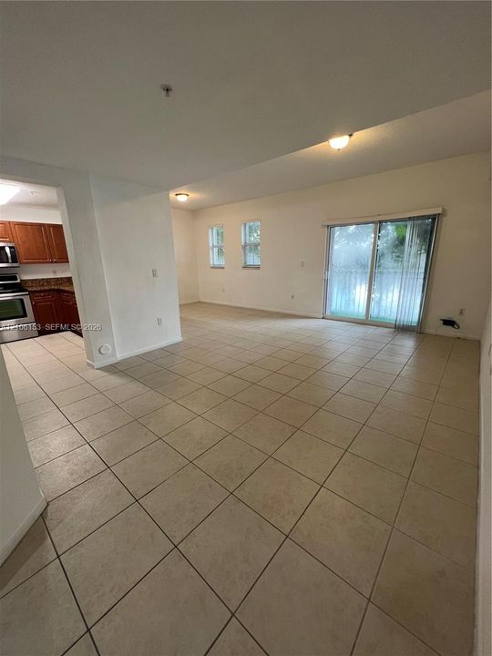 В аренду: $2,700 (3 спален, 2 ванн, 1385 Квадратных фут)