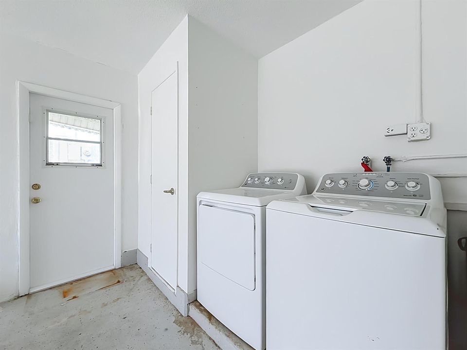 813 SW 5th Court-45