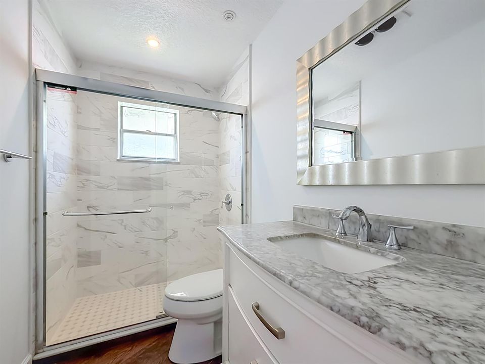 813 SW 5th Court-35