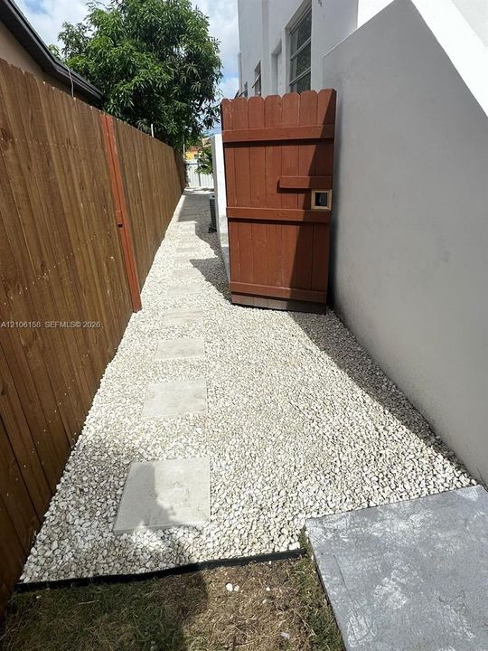 For Rent: $1,400 (0 beds, 1 baths, 2396 Square Feet)