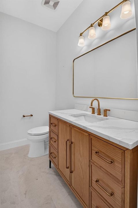 Powder Room 1st Floor